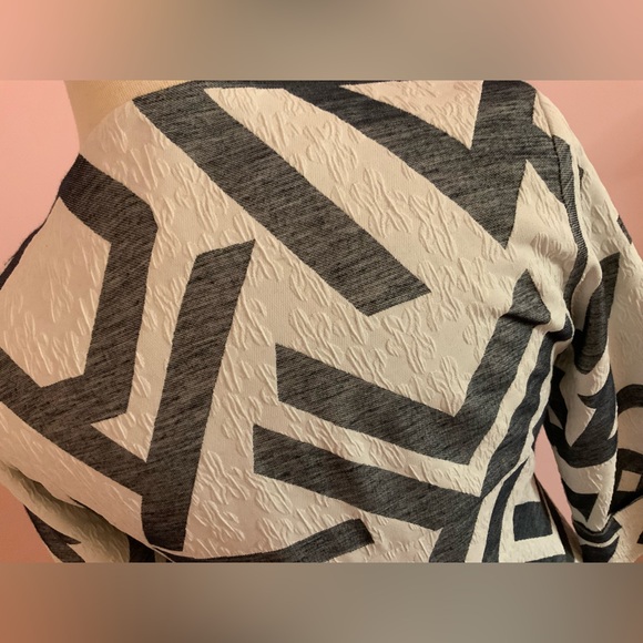 Geometric Patterned Coat - Picture 7 of 10